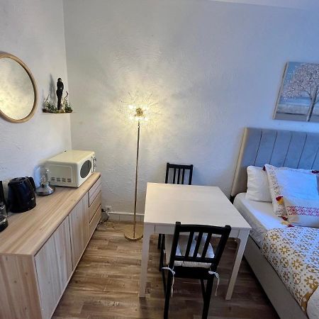 Studio Situe A 5 Min Du Chateau De Versailles Et Stationnement Gratuit Exterior photo
